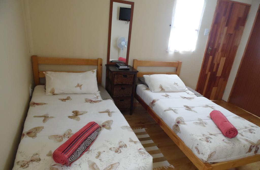 The Hexagon Wildlife Conservation Hotel Uitenhage Стая снимка